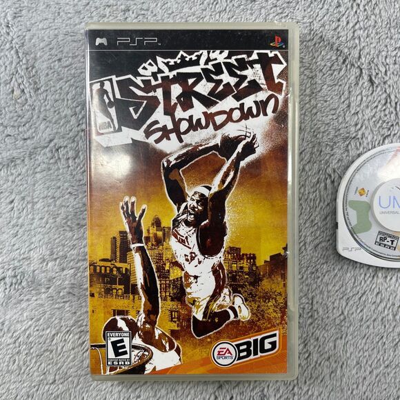 Vintage NBA Street Showdown Sony PSP 2005 Complete - Picture 2 of 5